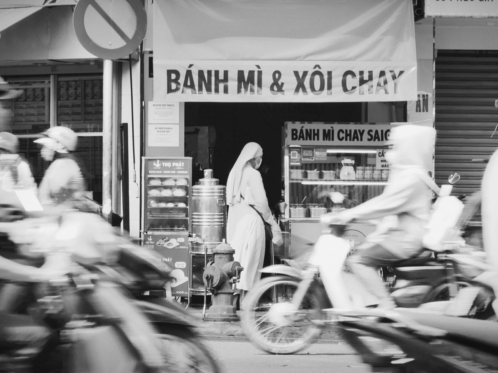 Bánh Mi en Saigón: El Mejor Sándwich Callejero de Vietnam
