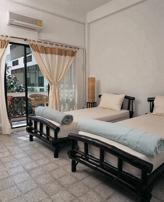 Rambuttri Village Hotel