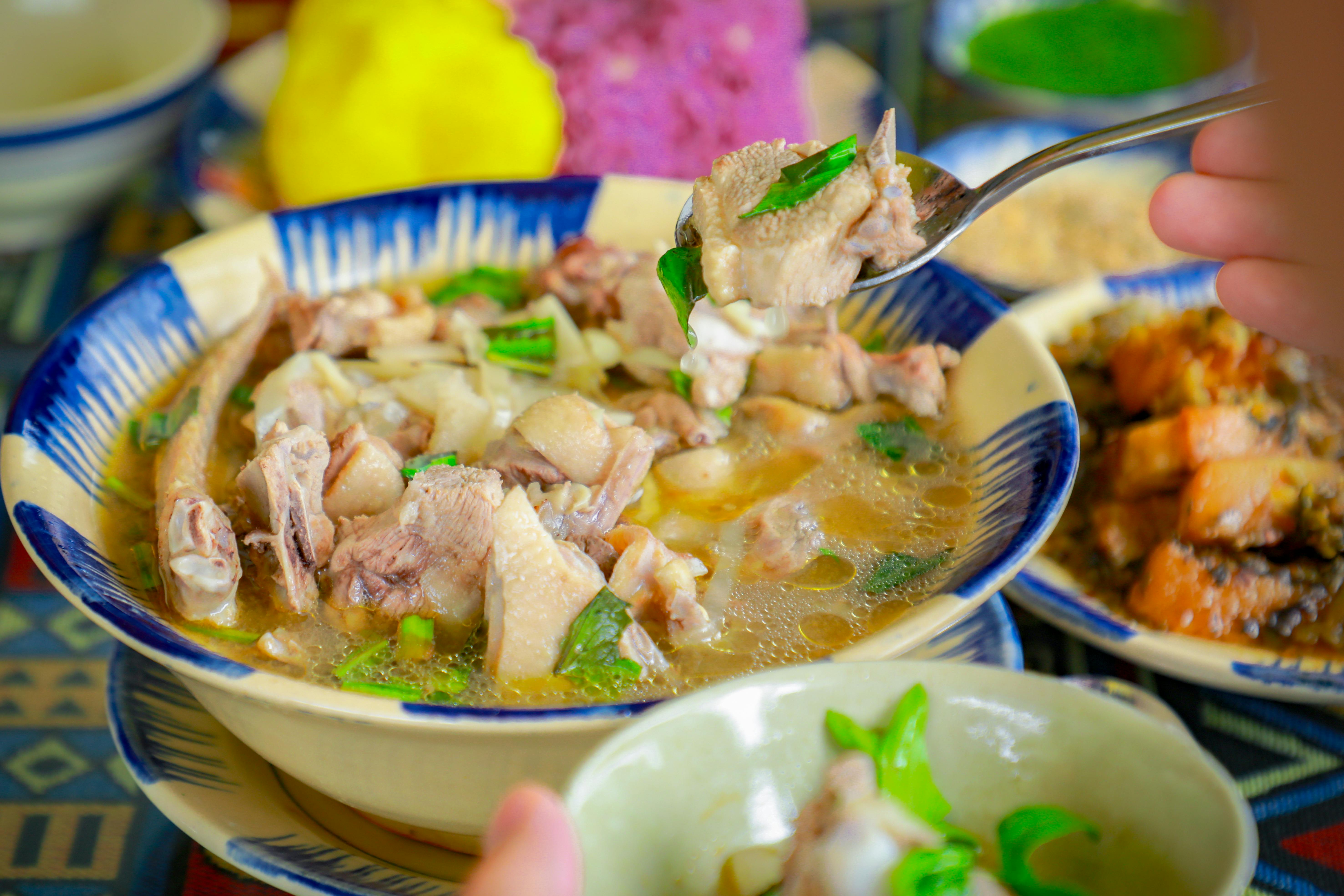 El almuerzo que define Hanói: el rincón de bún chả que los locales no enseñan a los turistas