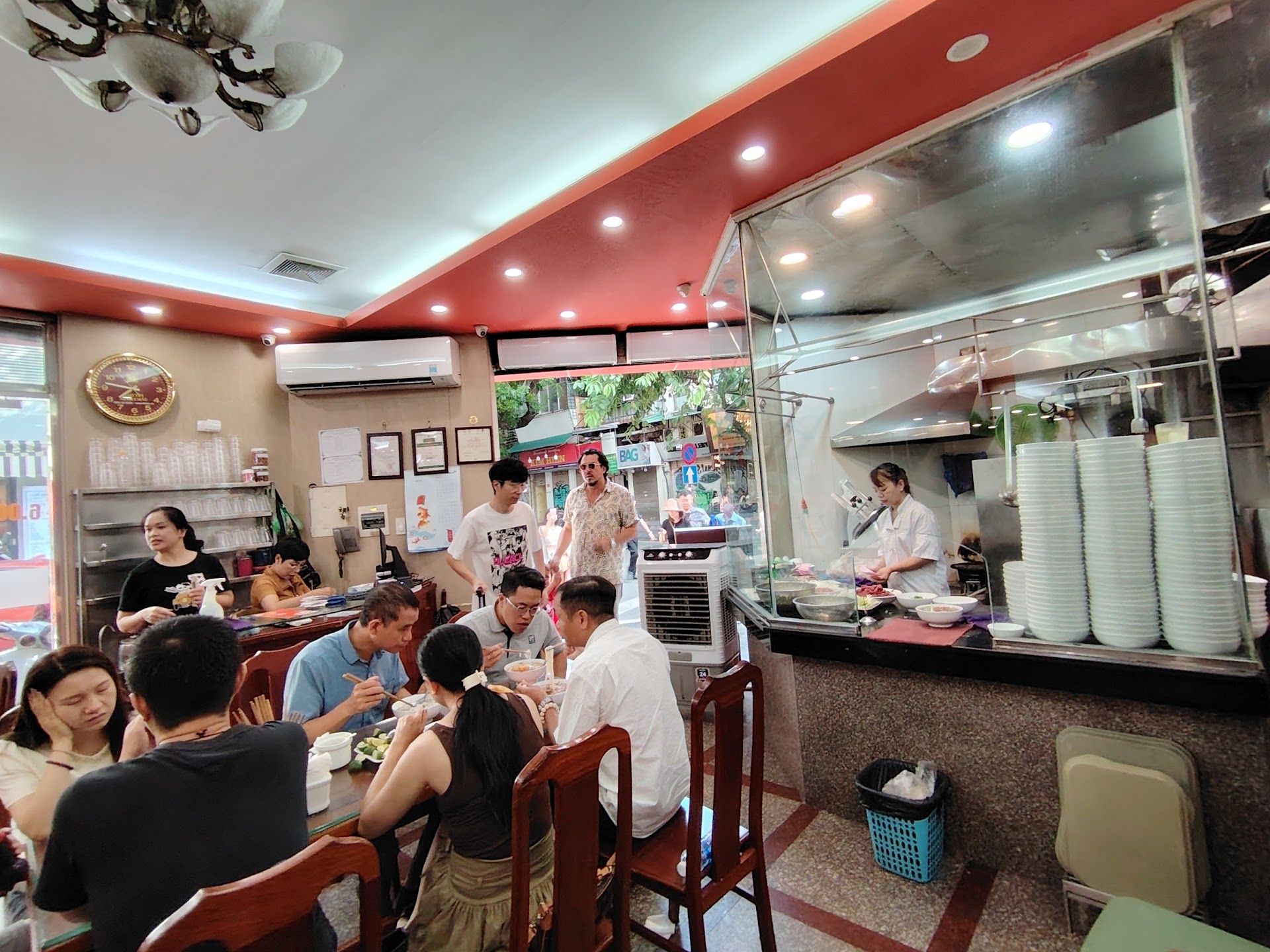 Hanói a pie: sabor de barrio en el casco viejo