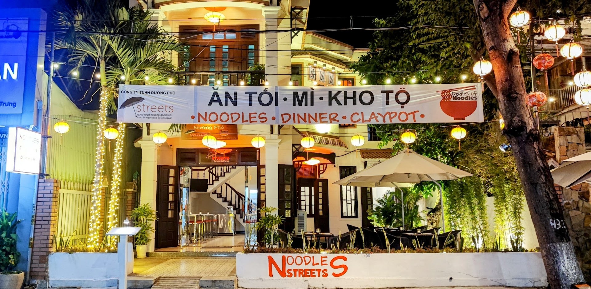 El plato que solo existe en Hoi An: el secreto del Cao Lầu a pie de calle