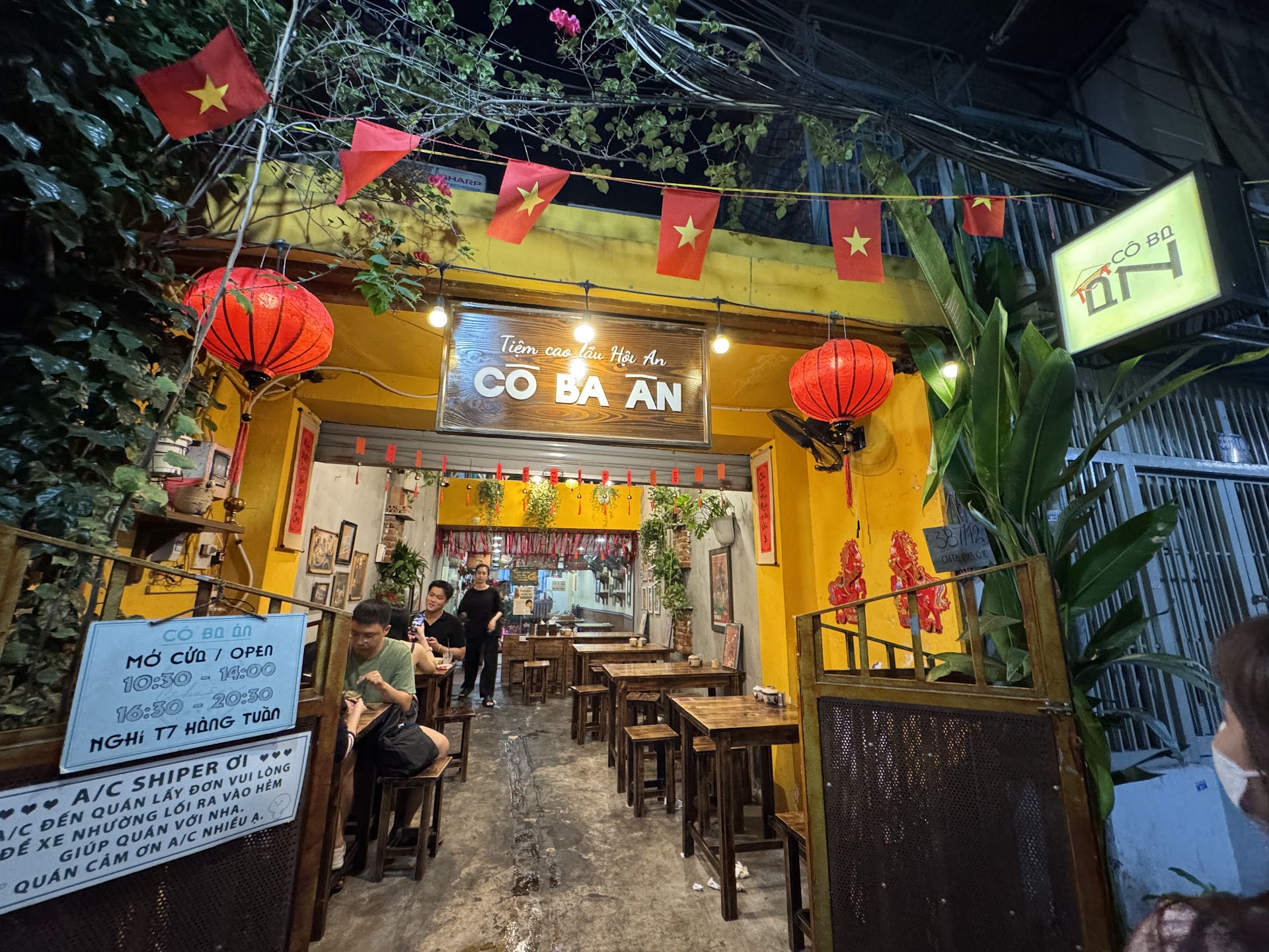 El plato que solo existe en Hoi An: el secreto del Cao Lau a pie de calle