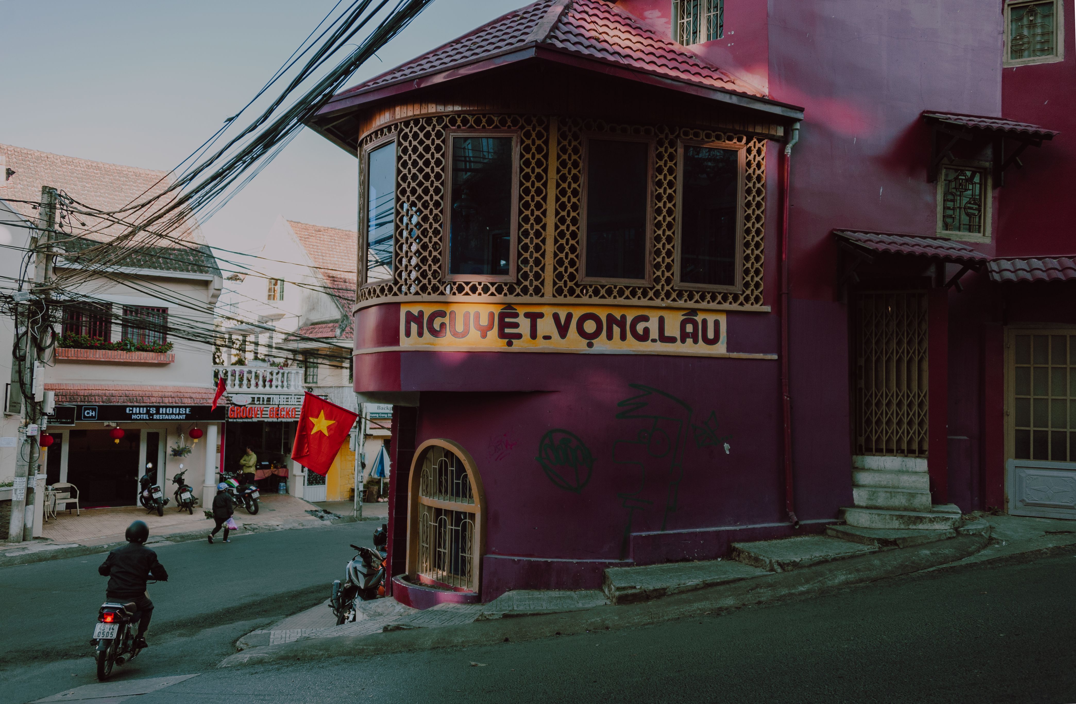 Hoi An: Mercado Central al amanecer — el cao lau que los turistas no ven