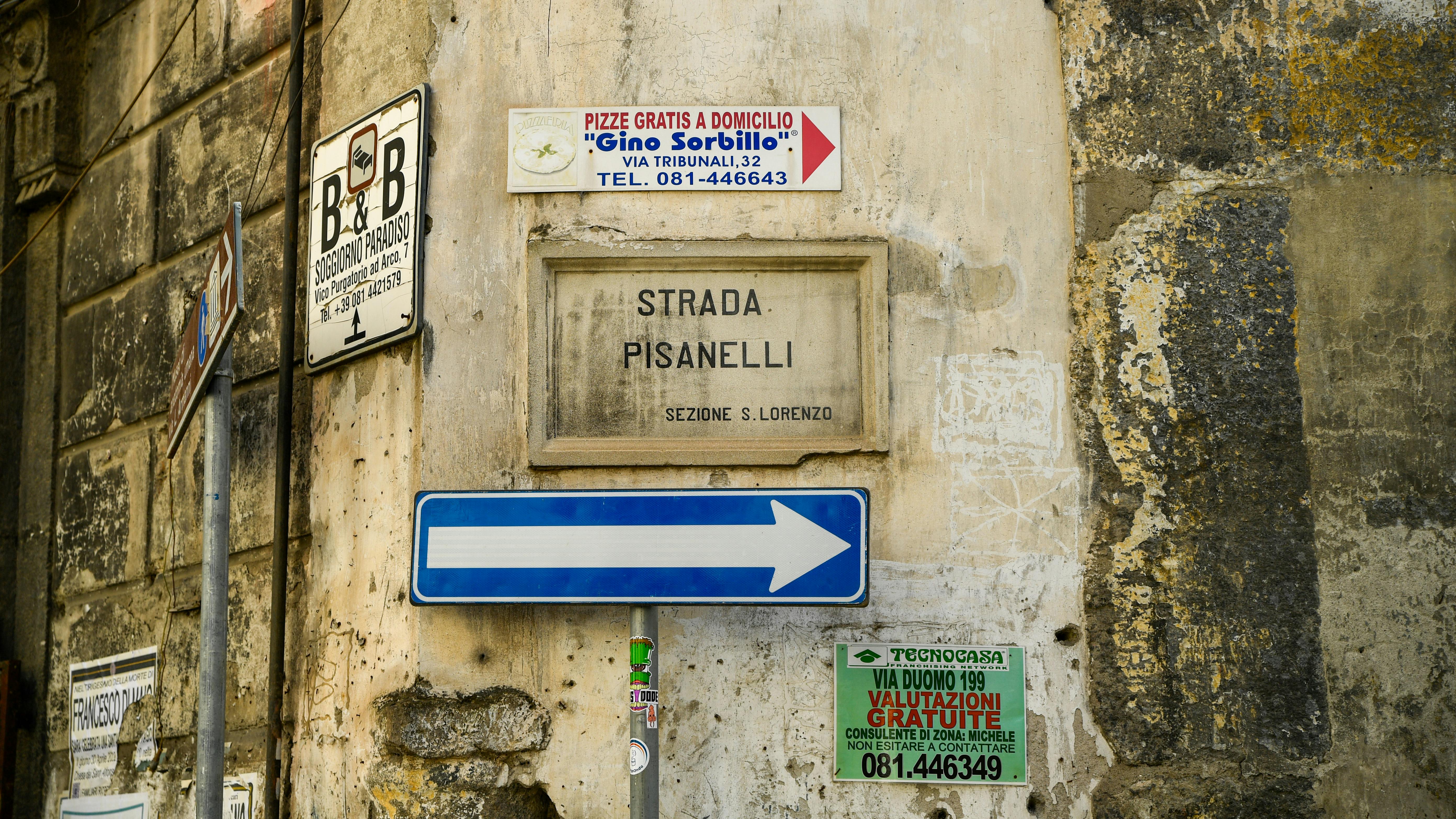 La calle que parte Nápoles en dos: sabores a pie de calle que no salen en ninguna guía