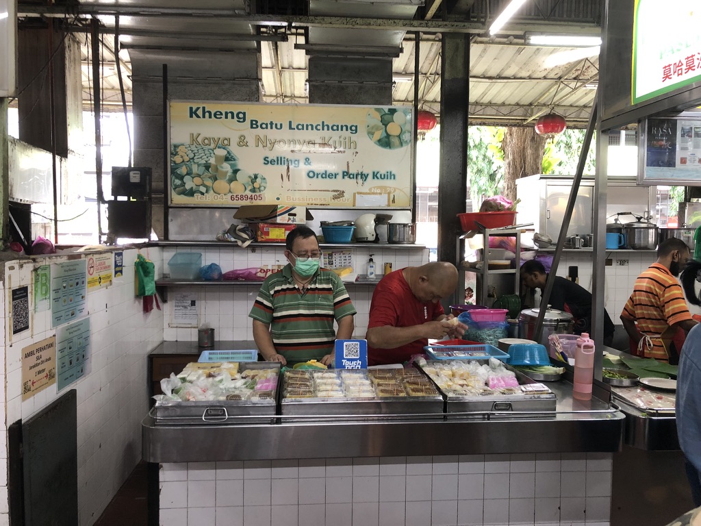 Mercado Chowrasta, Penang — la madrugada que huele a wok y a especias olvidadas