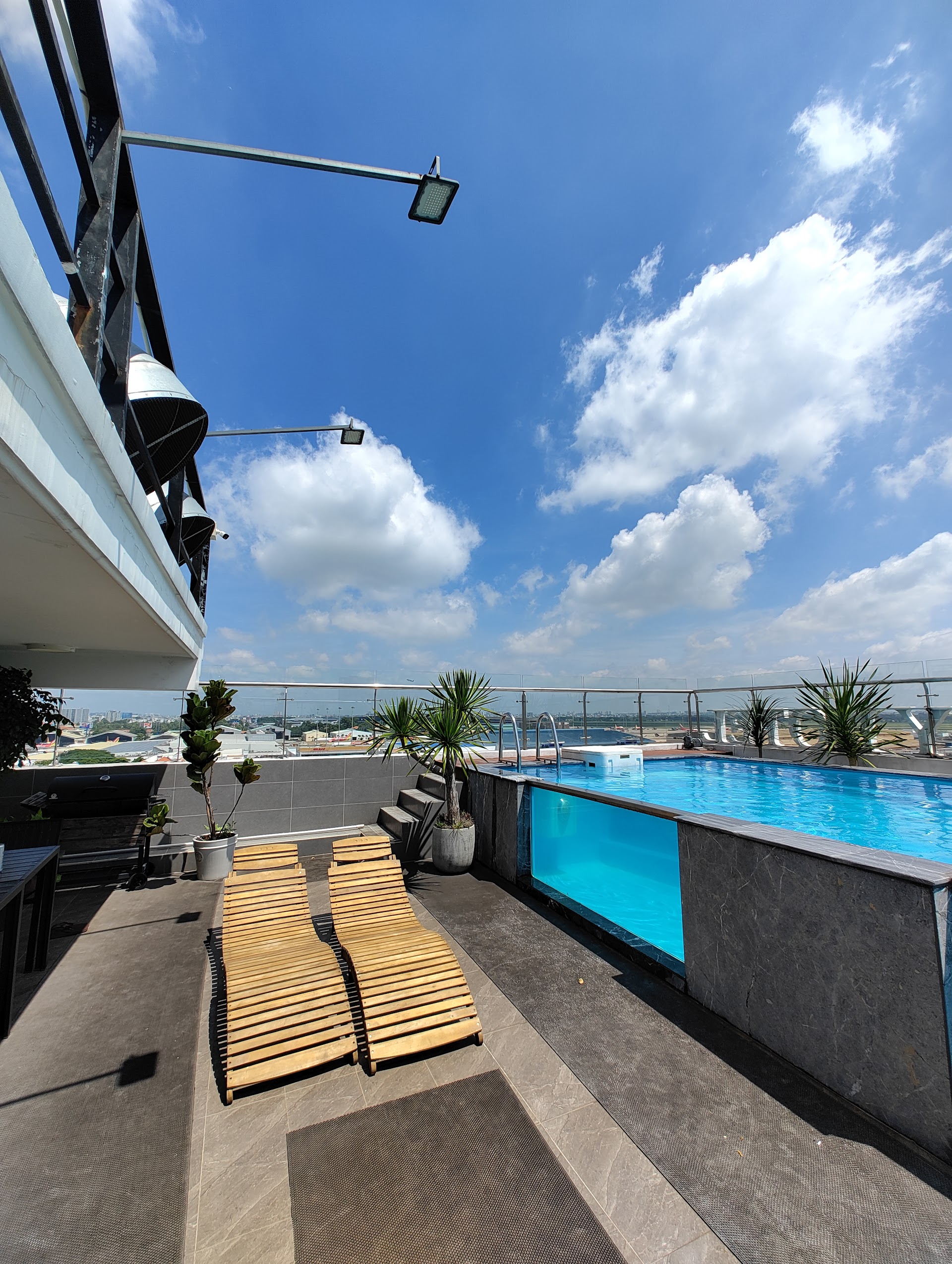 Yoko Airport Saigon Hotel