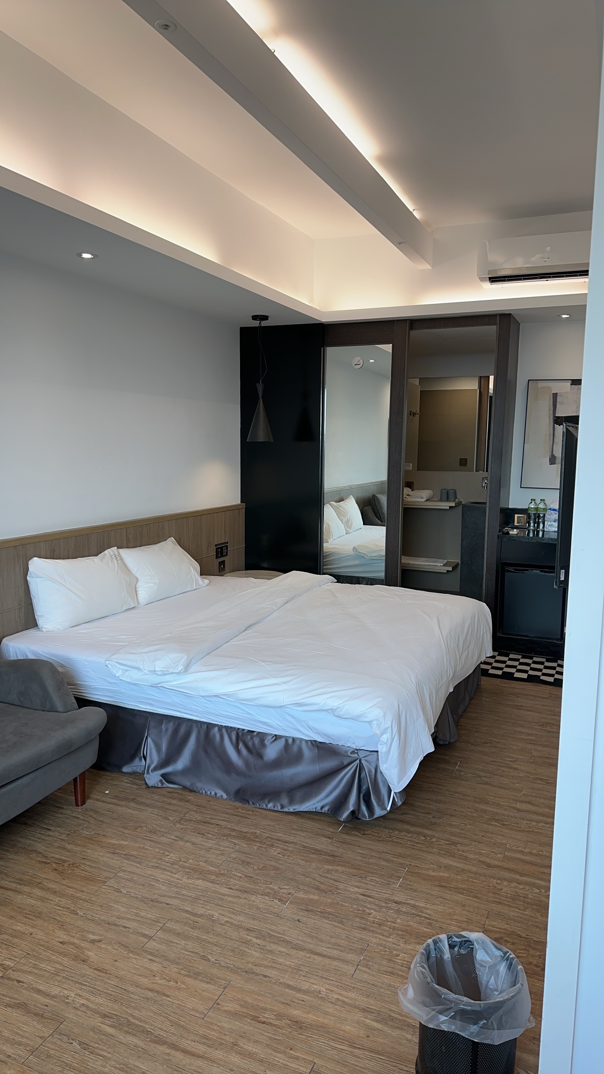 小穩居-Hermit Dorm-聖雄商旅