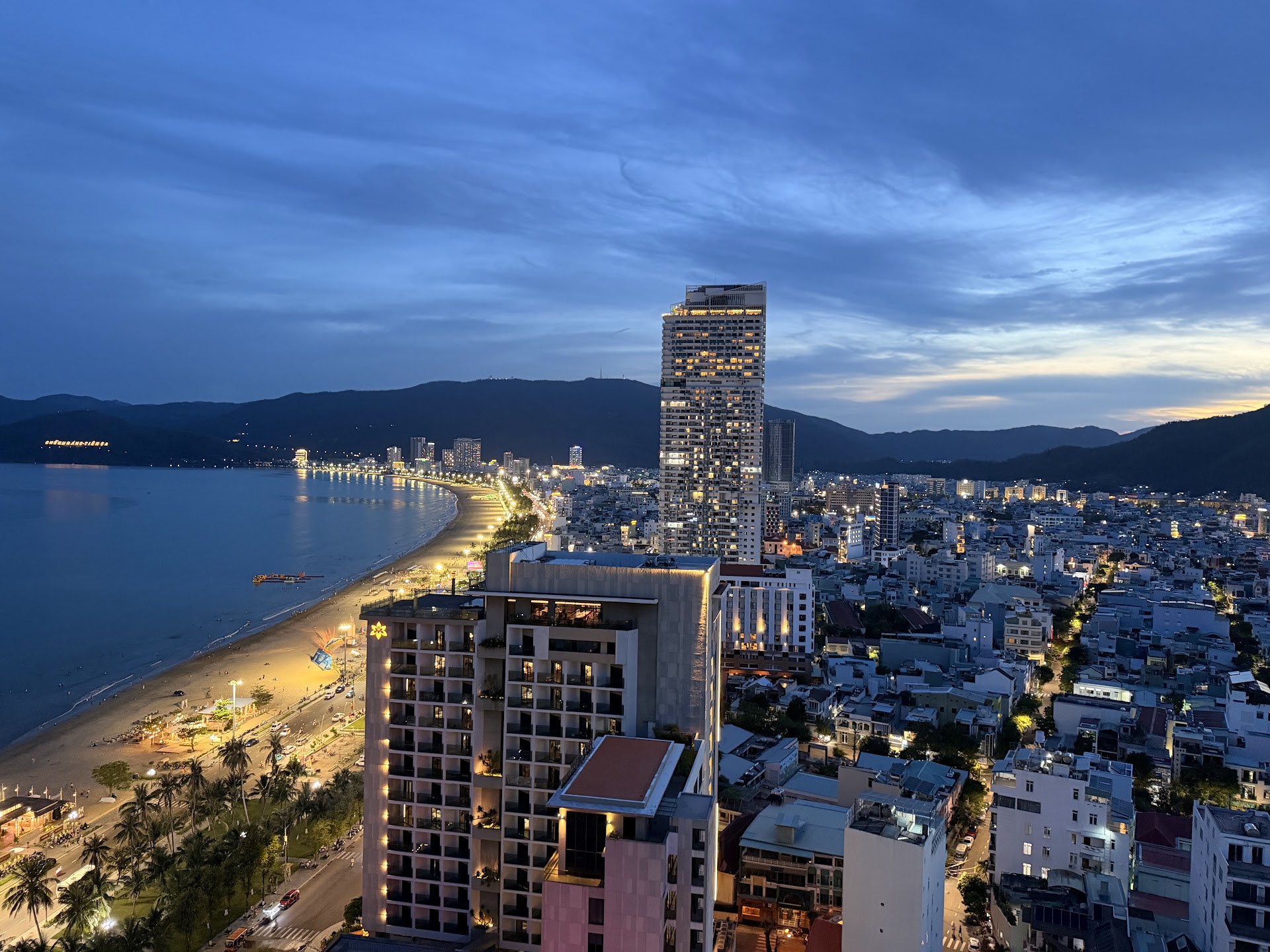 Canary Gold Hotel Quy Nhon - Beachfront Iconic Location