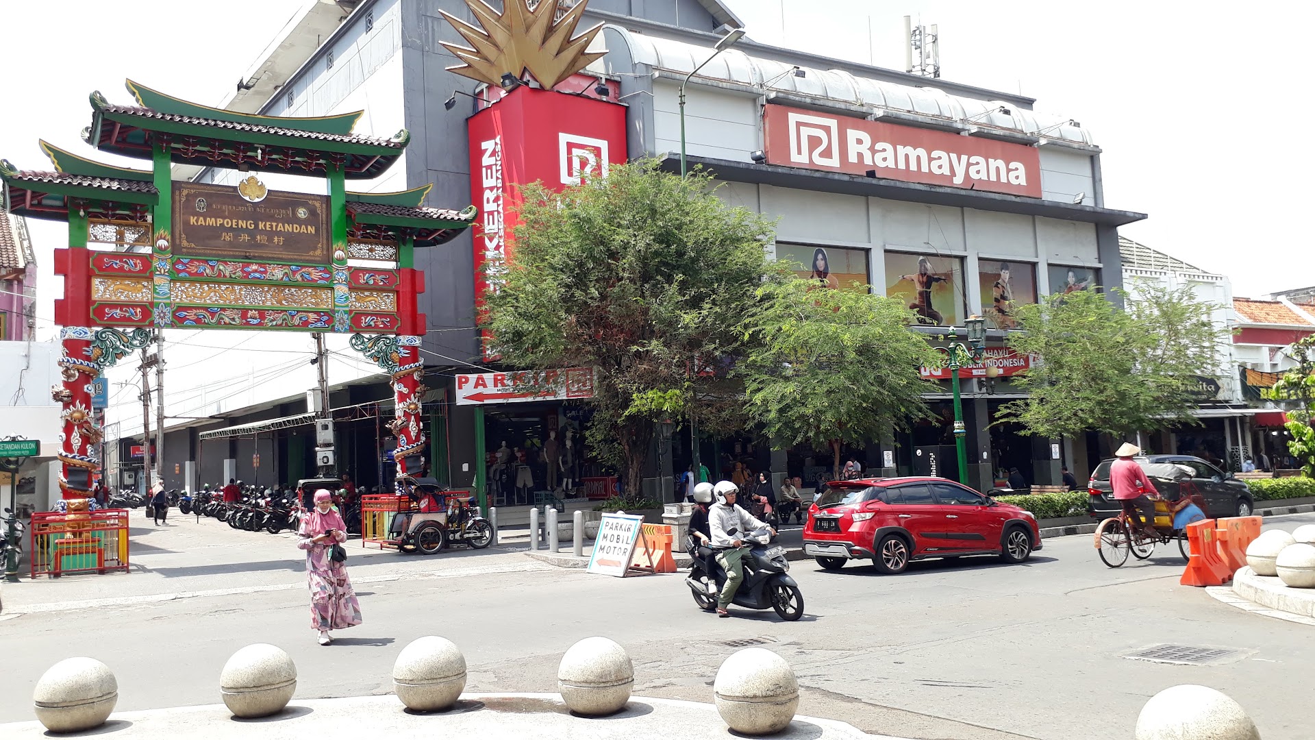 Pasar Beringharjo al amanecer: el gudeg y el olor a jazmín que despiertan Yogyakarta